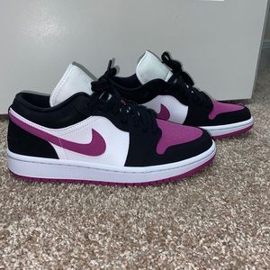 Jordan 1 Low Black Cactus Flower